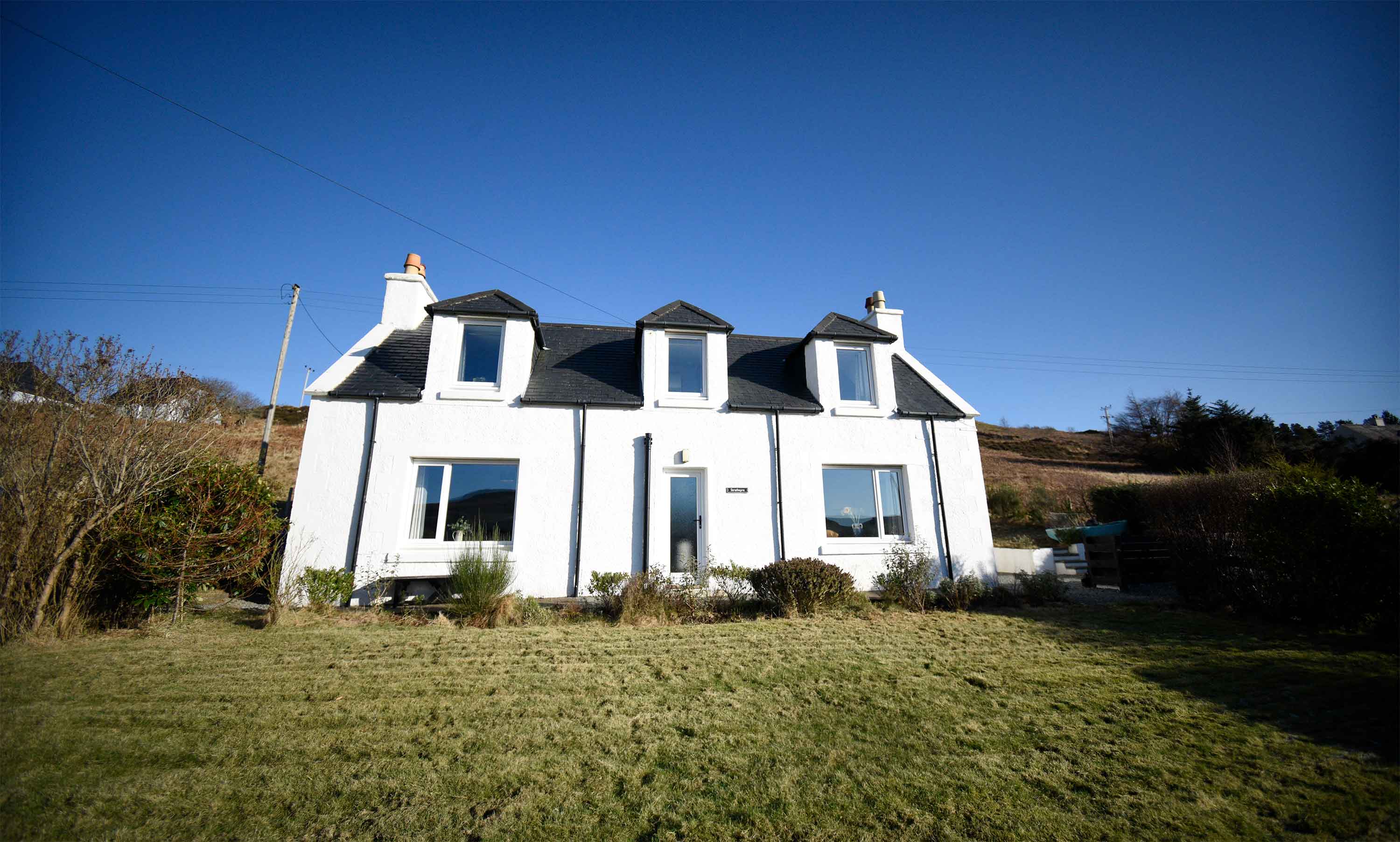 Stratheyre Cottage self catering accommodation cottage is in a peaceful area and is located near Portree on the Isle of Skye